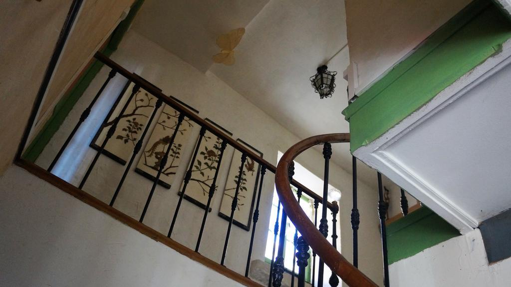 La Grille Fleurie, Chambres D'Hote Chez L'Habitant Arthonnay Екстер'єр фото
